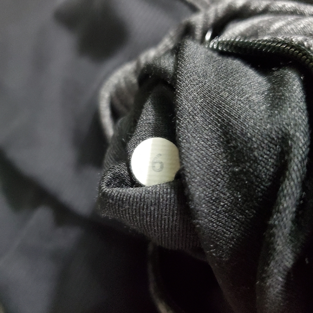 Lululemon Runderful 1/2 Zip Pullover - Picture 9 of 9